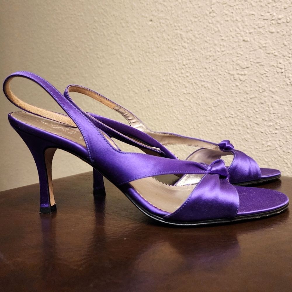 Anne Klein New York Purple Kitten Heels w Front Knot